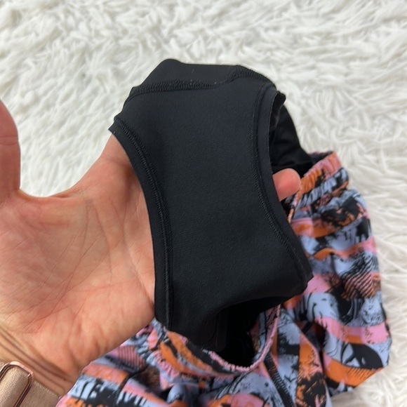 Lululemon Hotty Hot Short II *Long 4" Inversion Multi / Black - Picture 5 of 6